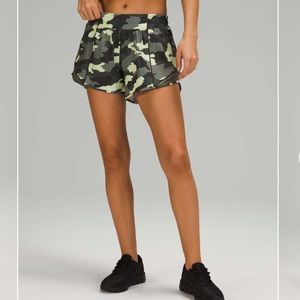 Lululemon Hotty Hot Short 4" size 4